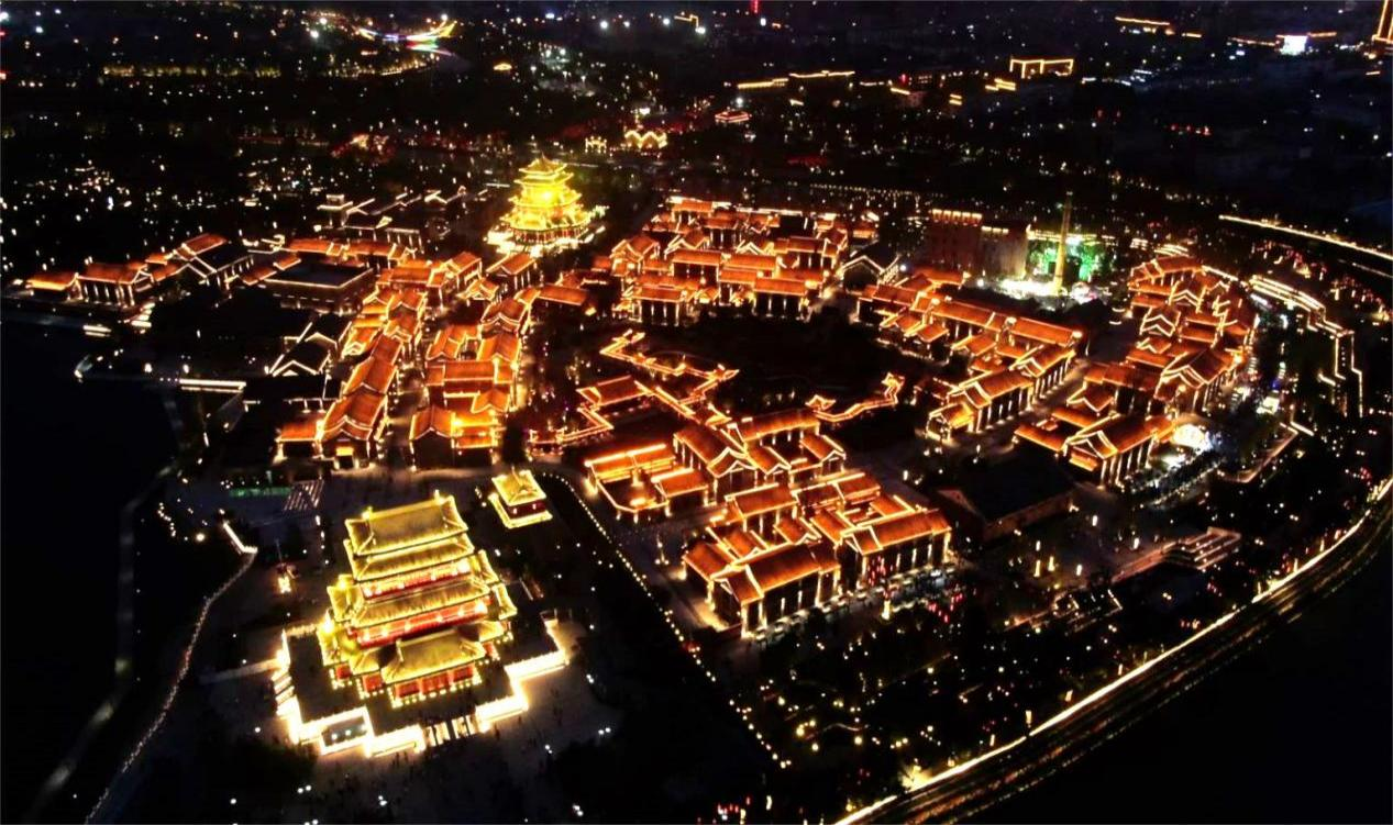 沧州南川楼文化商街夜景（航拍图）。 沧州日报社供图