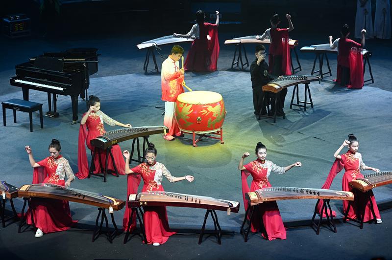 2024年1月21日，广州，“第二届粤港澳大湾区青少年音乐周”颁奖典礼在融创广州大剧院举行。